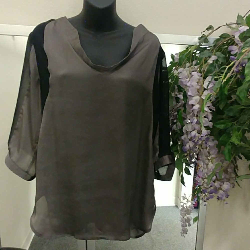 Collective Concepts Blouse with Mesh accents